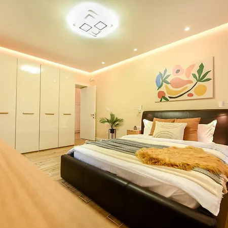 Apartment Green Leafy - Ideal 2 Bedroom *