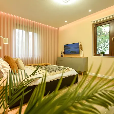 Apartment Green Leafy - Ideal 2 Bedroom *