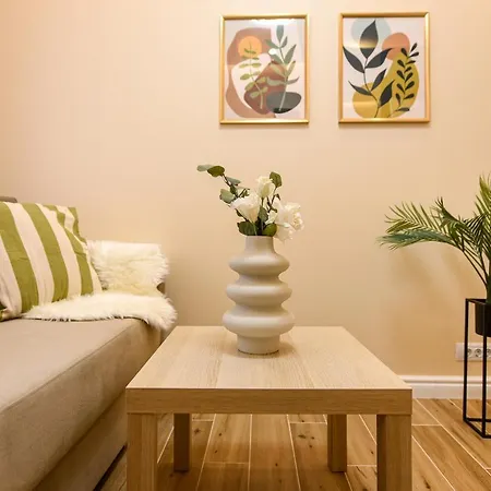 Green Leafy - Ideal 2 Bedroom Apartment Brasov