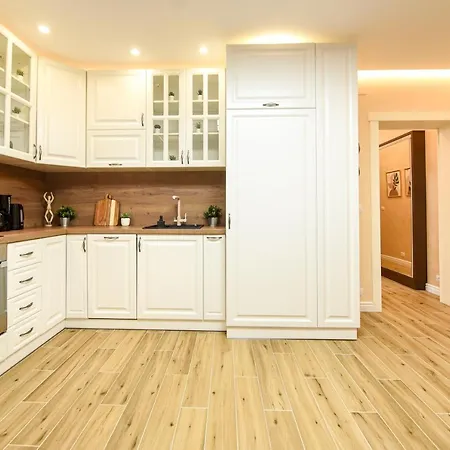 Apartment Green Leafy - Ideal 2 Bedroom