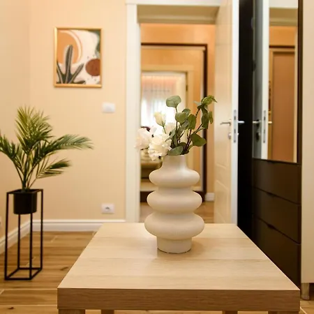 Green Leafy - Ideal 2 Bedroom Brasov