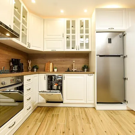 Green Leafy - Ideal 2 Bedroom Brasov