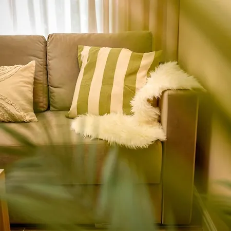 Apartment Green Leafy - Ideal 2 Bedroom
